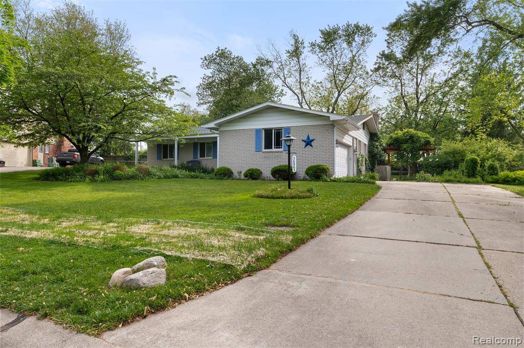 36963 HEATHERTON Drive, Farmington, MI 48335