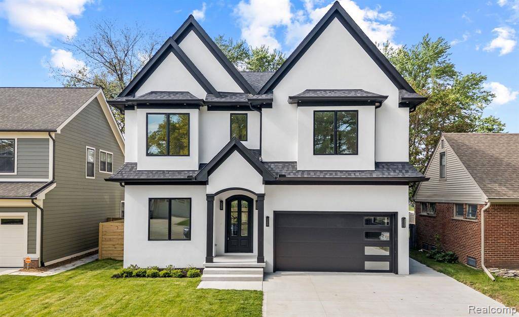 706 W HOUSTONIA Avenue, Royal Oak, MI 48073