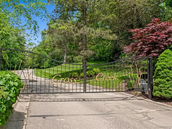 Green Oak Twp, MI 48178,9970 S CROSS CREEK Drive W