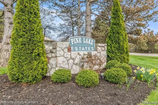 West Bloomfield Twp, MI 48323,4258 WESTOVER Drive