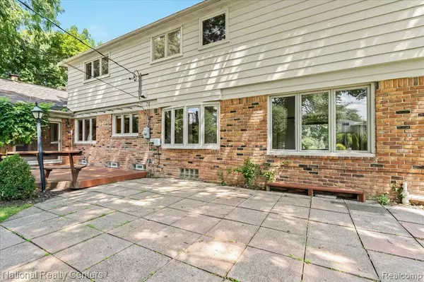 West Bloomfield Twp, MI 48323,4258 WESTOVER Drive