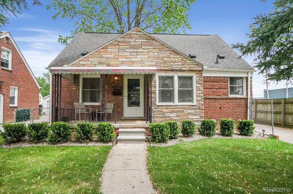 1800 ELLWOOD Avenue,  Berkley,  MI 48072