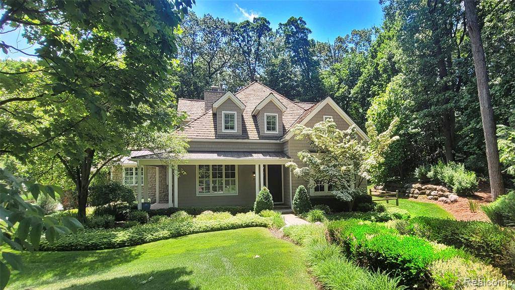 59 SCENIC OAKS Drive S, Bloomfield Hills, MI 48304