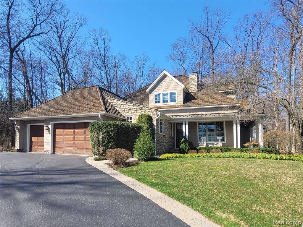 Bloomfield Hills, MI 48304,59 SCENIC OAKS Drive S