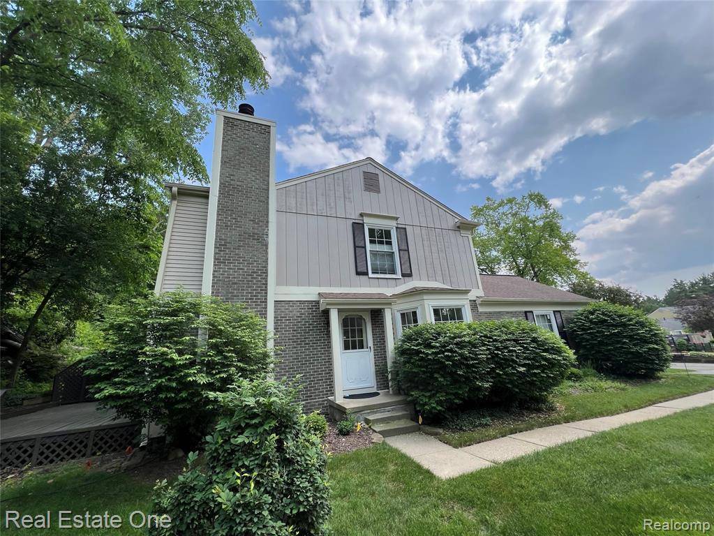 1564 Gas Light Lane Bldg#: 35 192, Rochester Hills, MI 48306