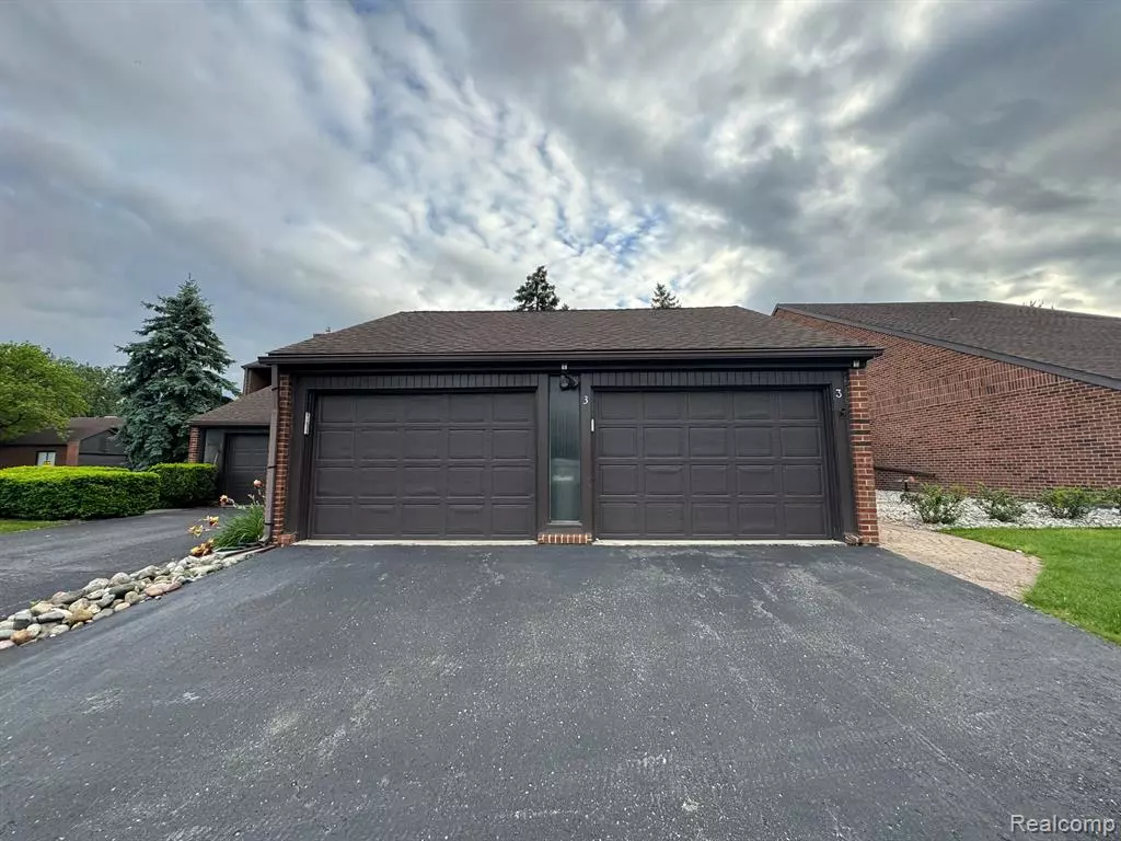 Dearborn, MI 48120,3 COLONY Lane