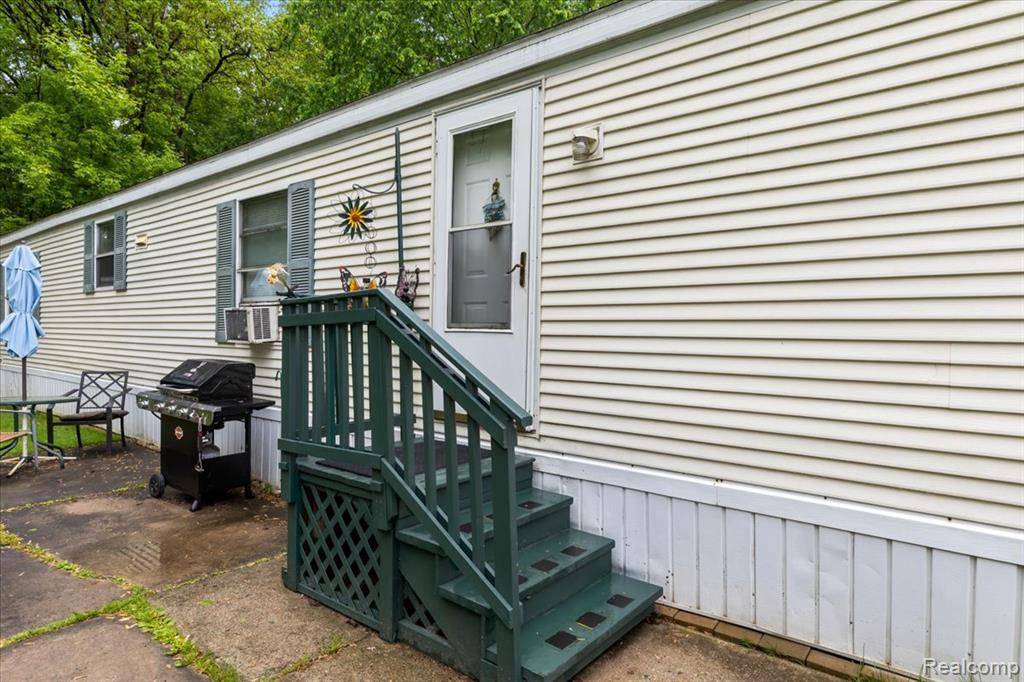 Auburn Hills, MI 48326,351 N. Squirrel Road Lot 207