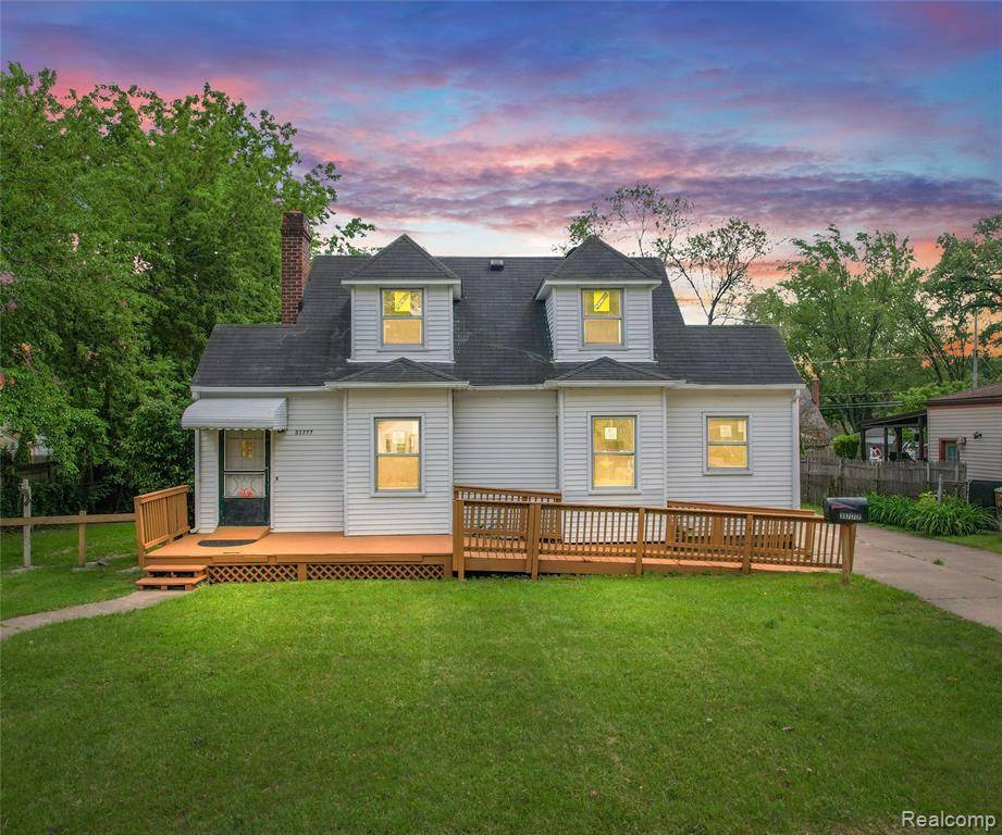 31777 HENNEPIN Street, Garden City, MI 48135