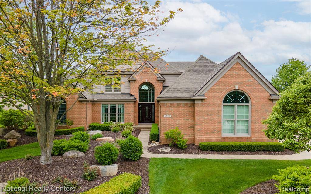 3900 SOUTH CREEK Drive, Oakland Twp, MI 48306