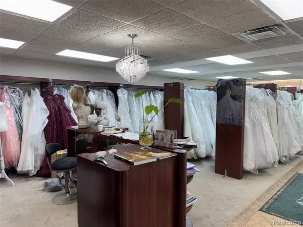 5050 E Greenfield Road, Dearborn, MI 48126