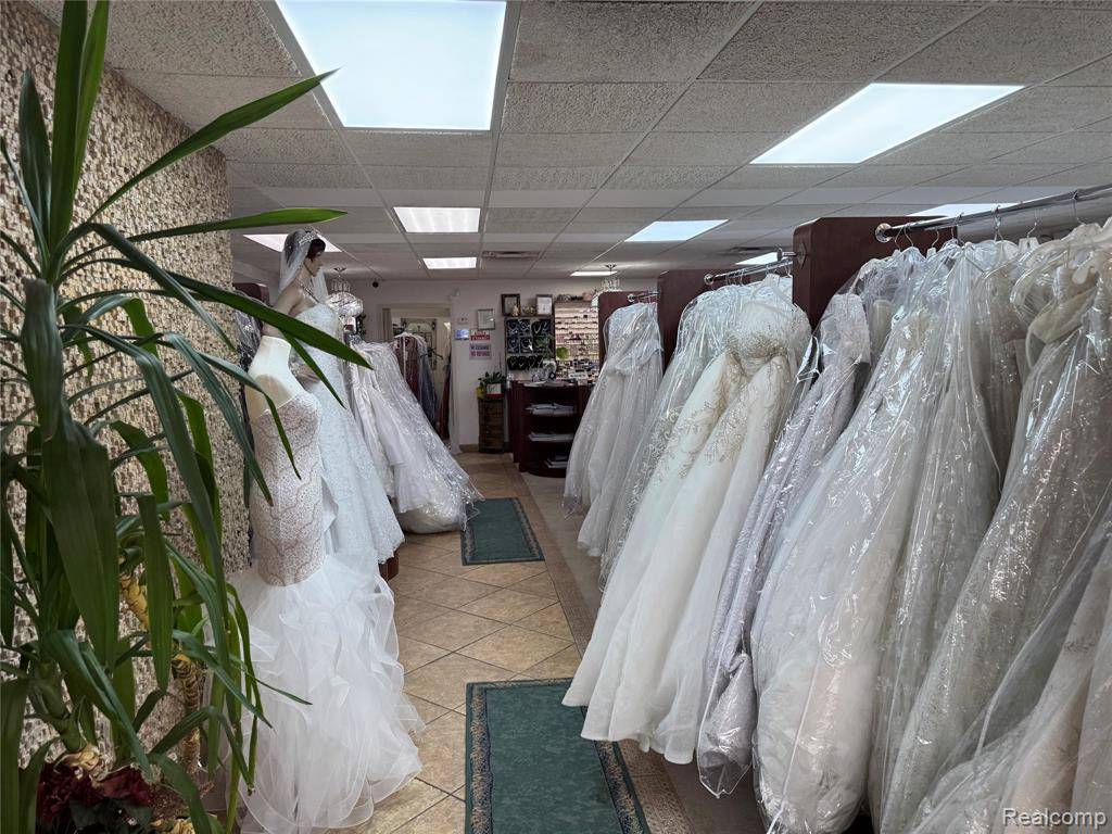 Dearborn, MI 48126,5050 E Greenfield Road