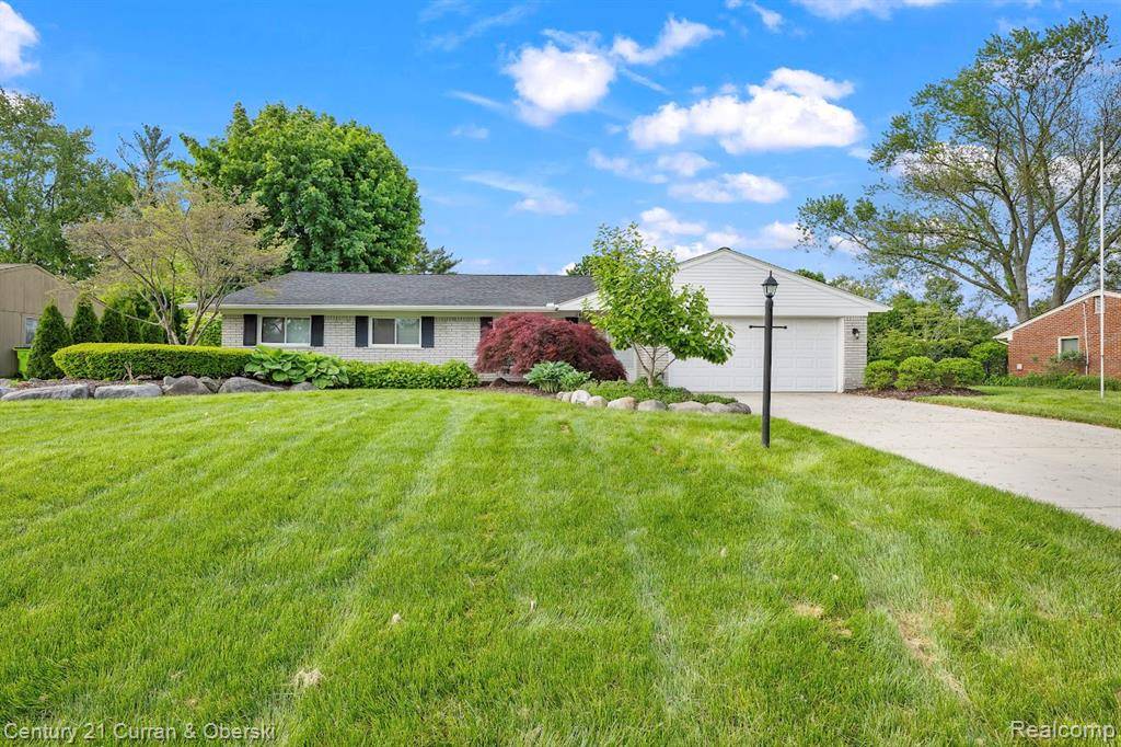 Novi, MI 48375,24018 Glen Ridge Court