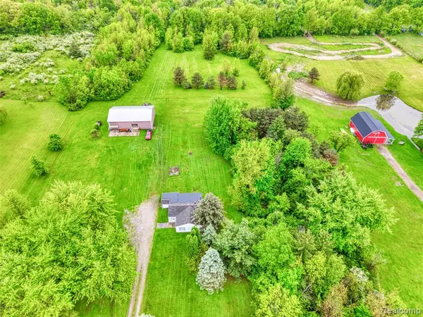 10430 Lippincott Blvd, Davison Twp, MI 48423