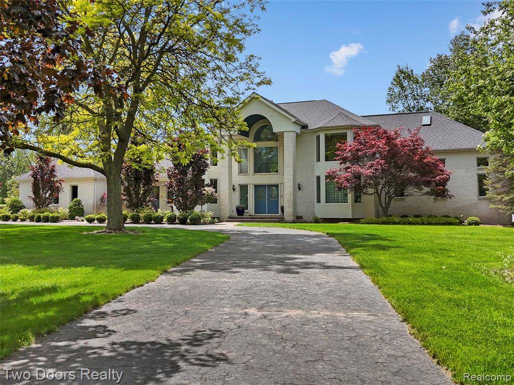 532 Shrewsbury Drive, Orion Twp, MI 48348