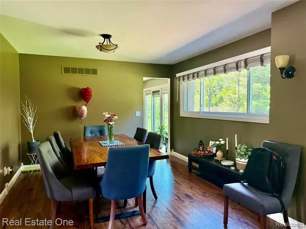 Rochester Hills, MI 48307,3328 PRIMROSE Drive