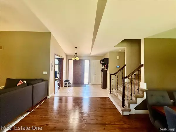 Rochester Hills, MI 48307,3328 PRIMROSE Drive