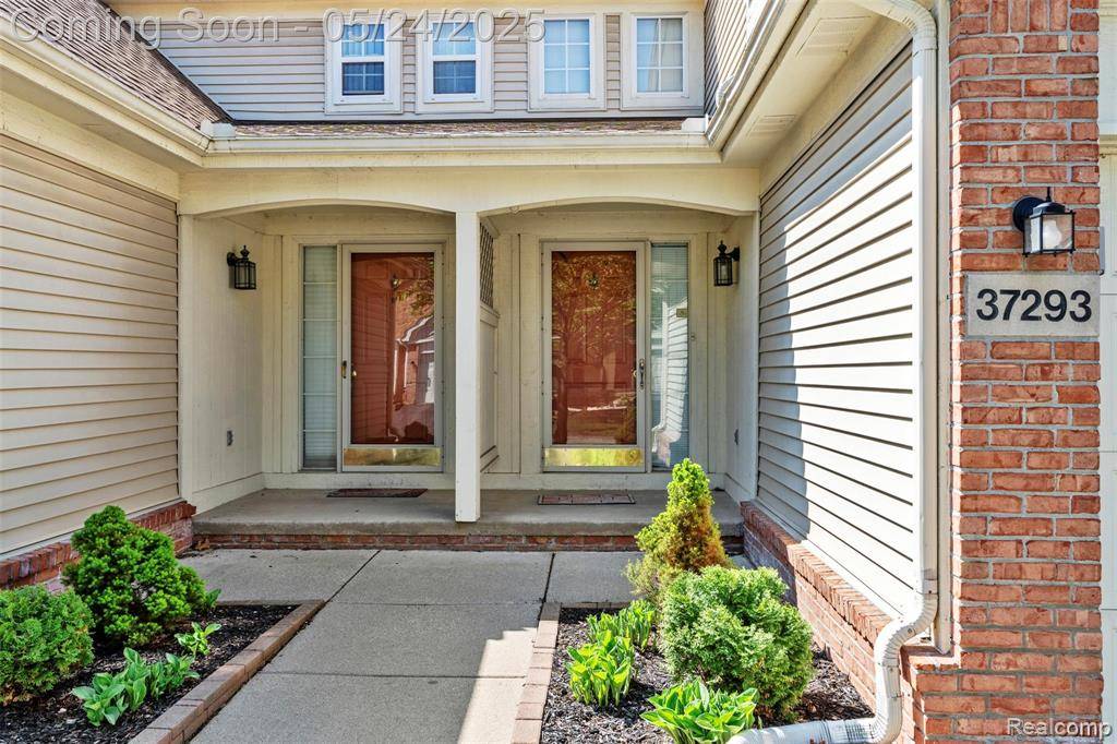 Westland, MI 48185,37293 Amhurst Drive