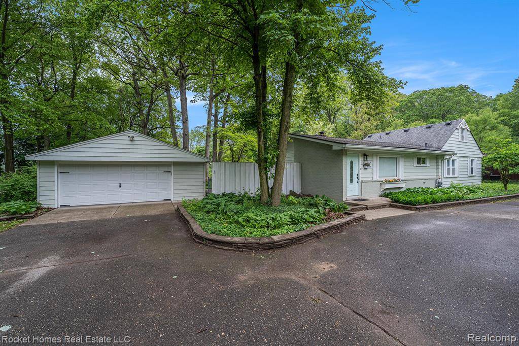 Westland, MI 48186,35825 Oakwood Lane