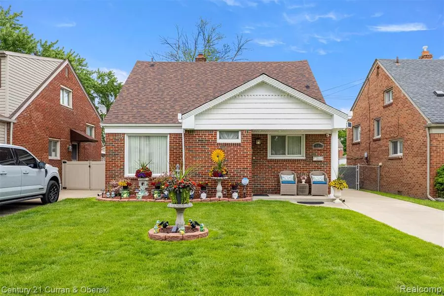 15210 Russell Avenue, Allen Park, MI 48101