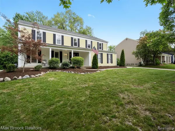 5544 Kingsfield Drive, West Bloomfield Twp, MI 48322