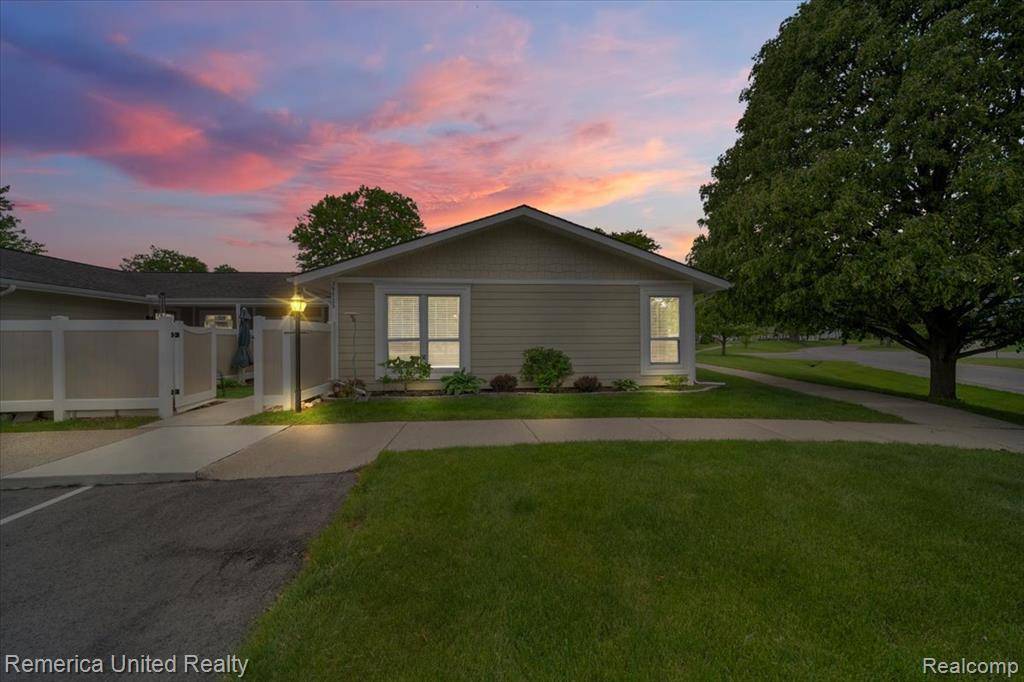 39725 Village Wood Lane 10 39, Novi, MI 48375