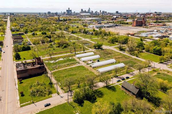 2282 E Kirby Street, Detroit, MI 48211
