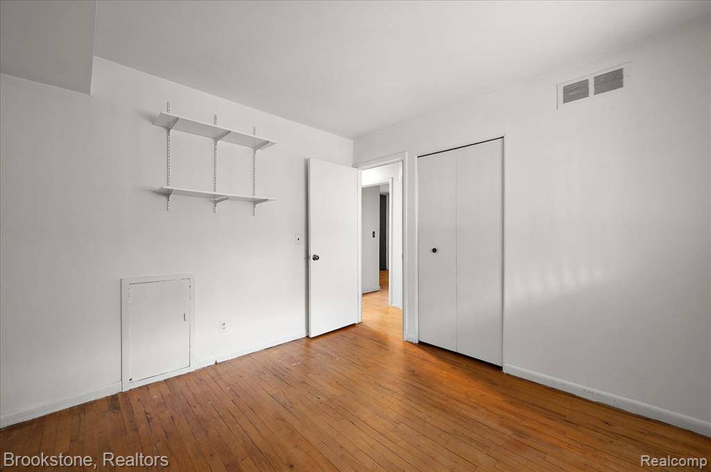 Macomb Twp, MI 48088,31739 Iroquois Drive