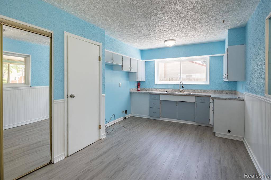 Clinton Twp, MI 48035,36426 Weideman Street