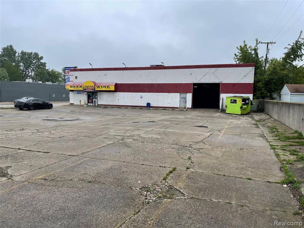8653 E. 9 Mile, Warren, MI 48089