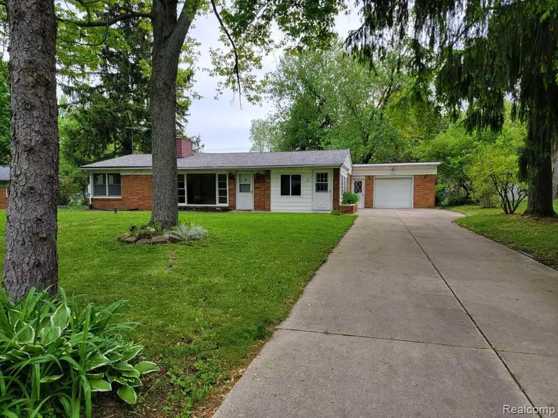 70 Sterling Drive, Elba Twp, MI 48446