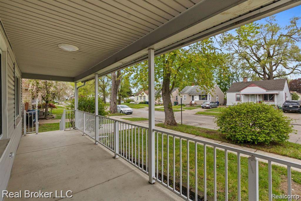 Lincoln Park, MI 48146,1323 GREGORY Avenue