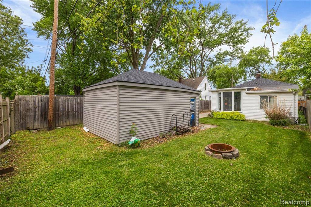 Ferndale, MI 48220,1942 E Troy Street