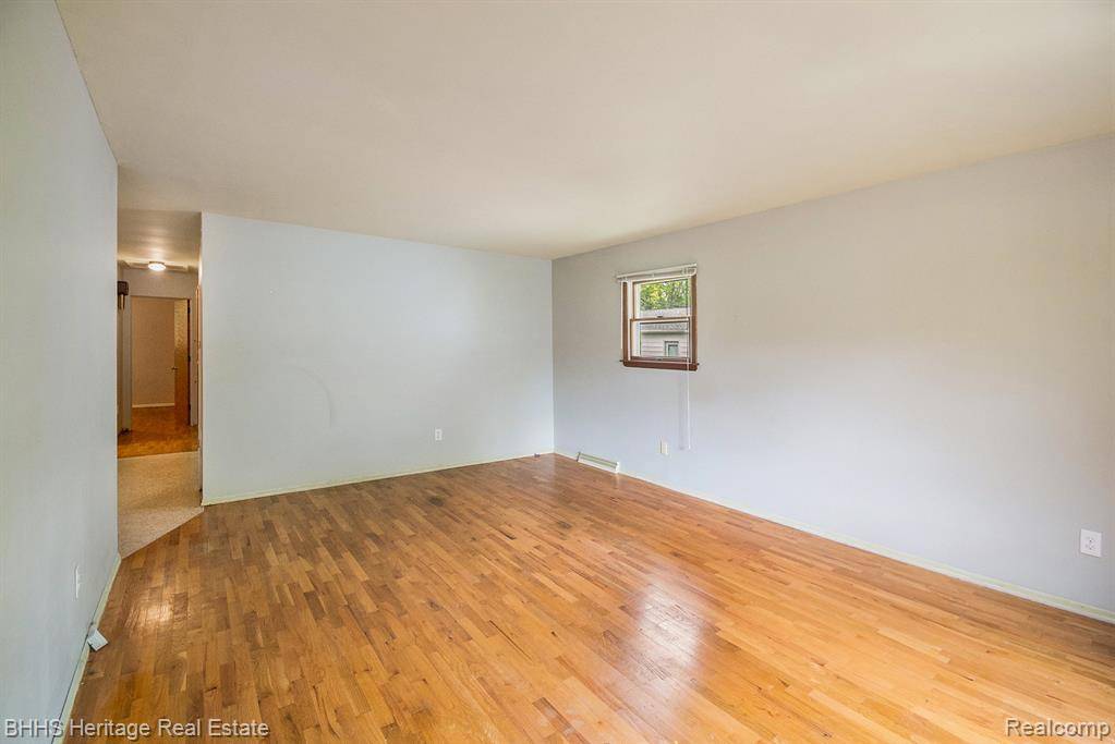 Lansing, MI 48911,3226 Glasgow Drive