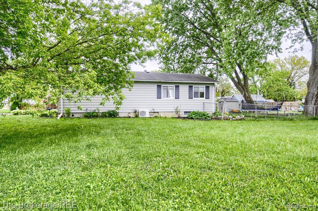 Burton, MI 48509,6038 Pearl Street