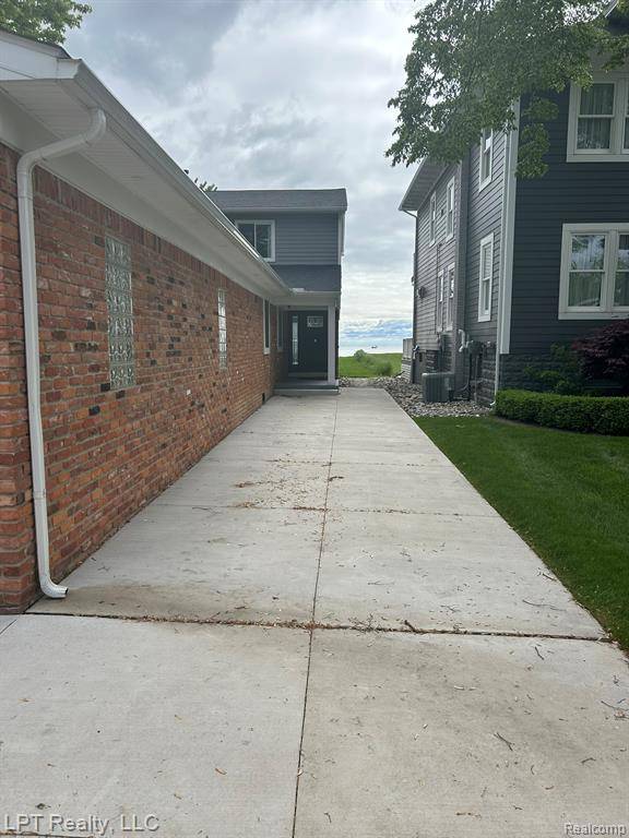 St. Clair Shores, MI 48082,30116 Jefferson Avenue