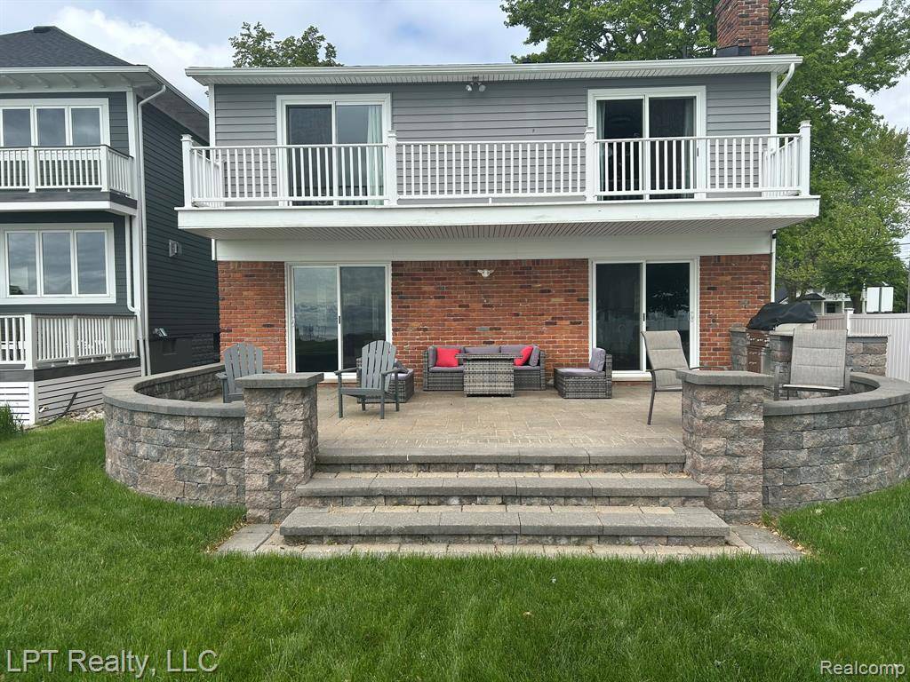 30116 Jefferson Avenue, St. Clair Shores, MI 48082