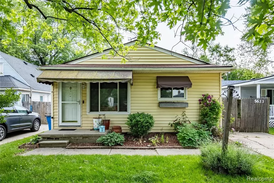 5633 Detroit Street, Dearborn Heights, MI 48125
