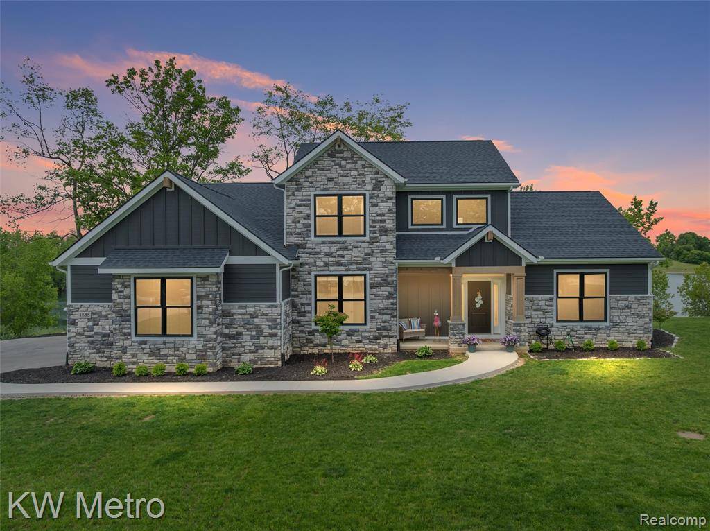 1585 Kriss Crossing Road, Brighton, MI 48114