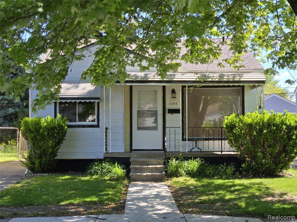 2208 Detroit, Lincoln Park, MI 48146
