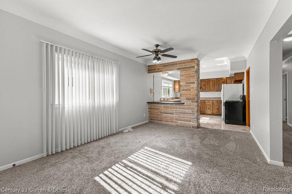 Wyandotte, MI 48192,963 ELM Street