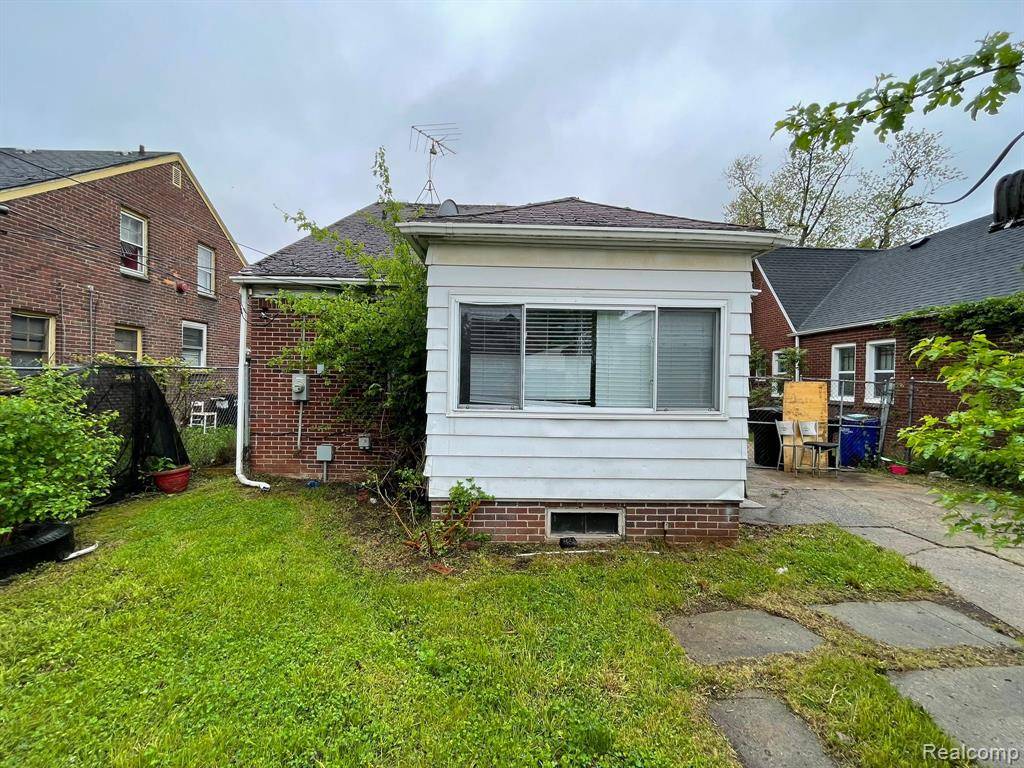 Detroit, MI 48227,13960 Mettetal Street