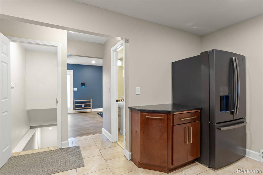 Westland, MI 48186,36105 Somerset Street