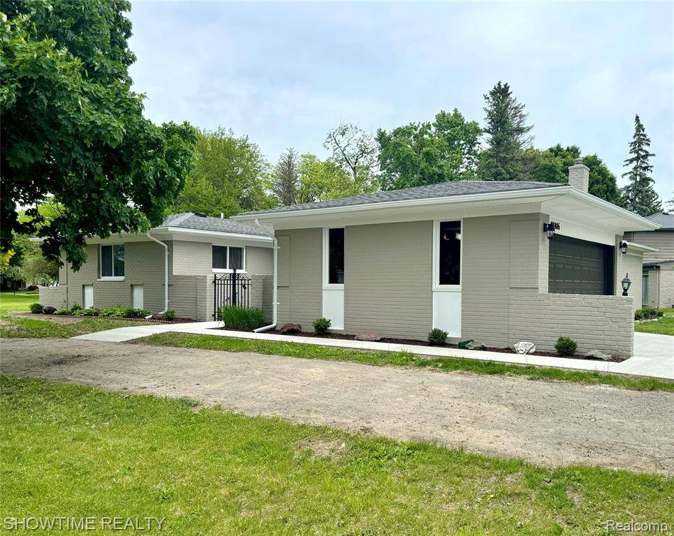 28806 Ramblewood Drive, Farmington, MI 48334