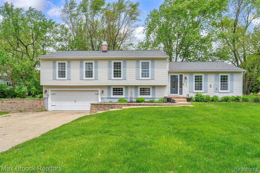 591 S Spinningwheel Lane, Bloomfield Hills, MI 48304