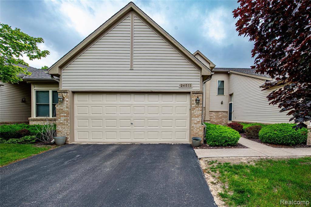 24511 Pinehurst Avenue 14, Oak Park, MI 48237