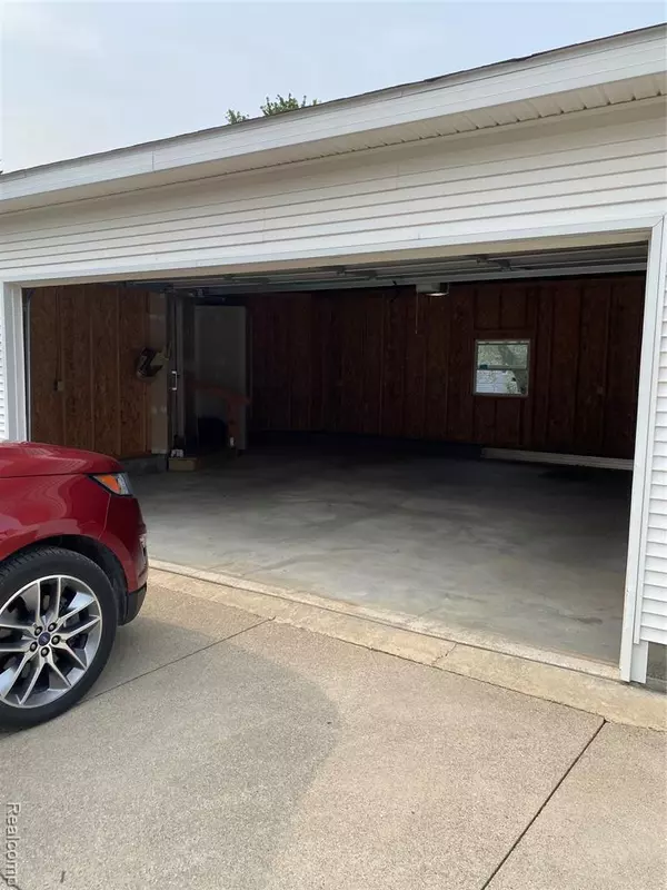 Davison, MI 48423,7053 Allegan Drive