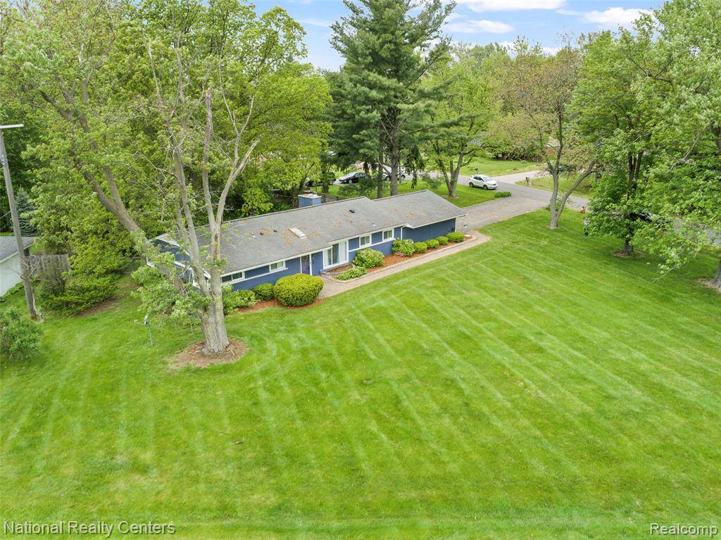 West Bloomfield Twp, MI 48322,7408 N Briarcliff Knoll Drive