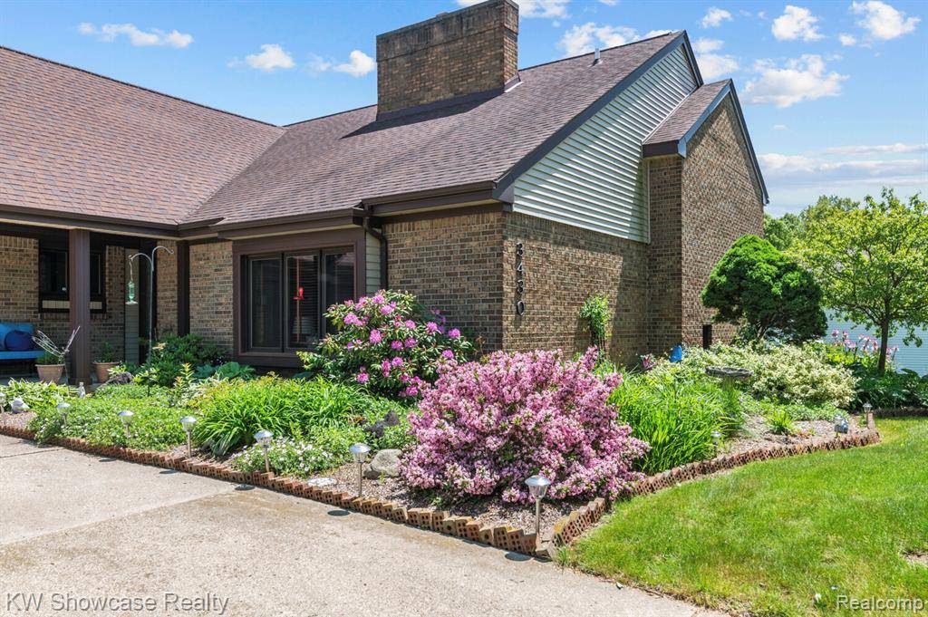 3430 Woodvalley Drive, Lapeer, MI 48446