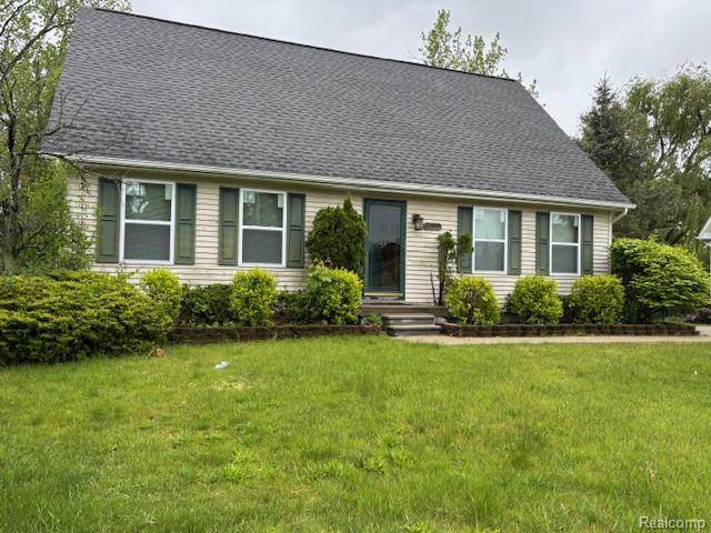 879 Barren Oaks Drive, Pontiac, MI 48341