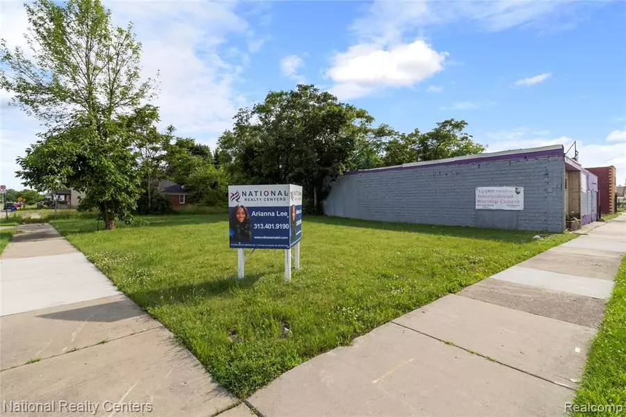 2201 PURITAN Street, Detroit, MI 48238